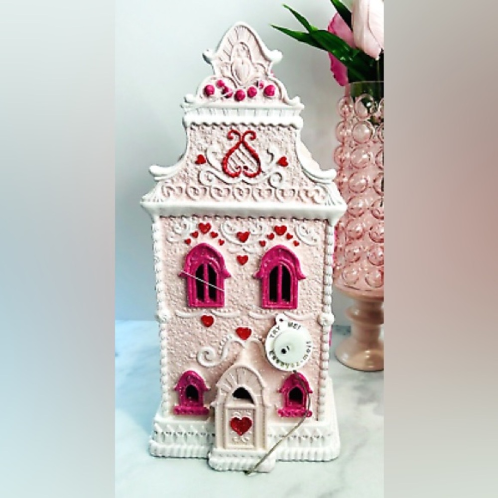 NEW Pink Pastel Gingerbread Light Up Victorian House Valentine's Day